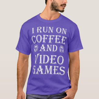 T-shirt Je cours sur le café et jeux vidéo amusants Jeux v