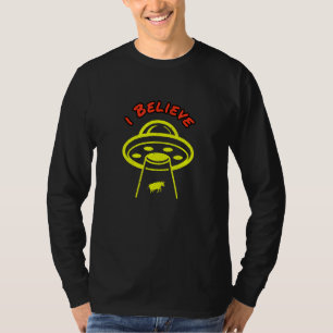T-shirt Je Crois Ufo Avec Comic Spacship Enlevant Vache