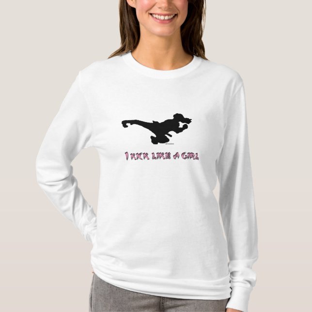 T-shirt Je donne un coup de pied comme une fille (Devant)