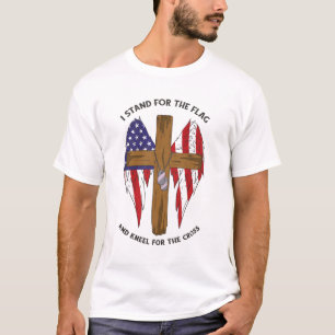 T-shirt Je me tiens pour le drapeau et le genou pour la cr