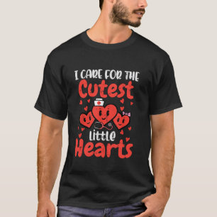 T-shirt Je M'Occupe De Petits Coeurs Cutest Infirmière Val
