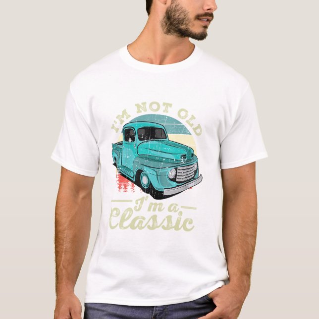 T-shirt Je ne suis pas vieille Je suis classique drôle (Devant)