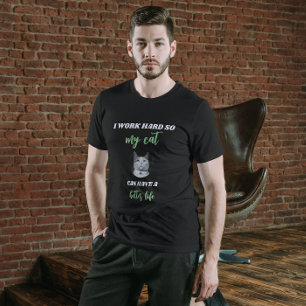 T-shirt Je travaille dur - Photo de chat personnalisée