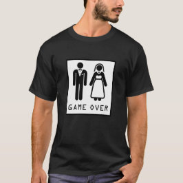 T-shirt Jeu engagé ou marié au-dessus de jeune mariée et