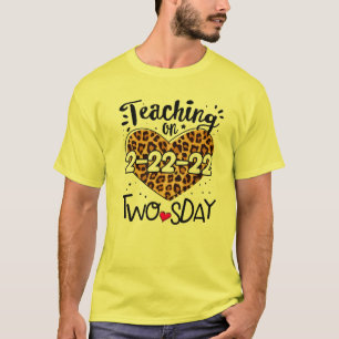 T-shirt Jeudi Mardi, Février 22, 2022 Joyeux 2E Thé