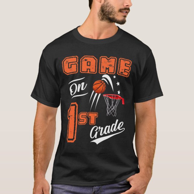 T-shirt Jeux Amusants Sur Le Basket De Première Année Prem (Devant)