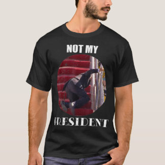 T-shirt Joe Biden Tombe Des Escaliers Pas Mon Président