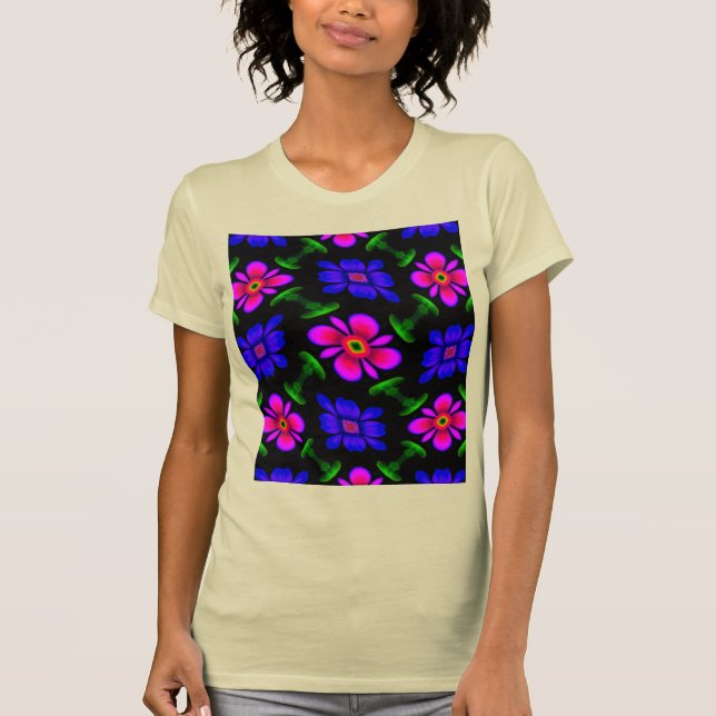 T-shirt Joli Motif de fleurs roses (Devant)