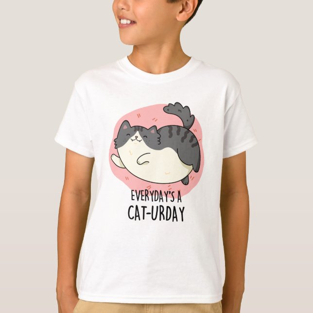 T-shirt Jour après jour, un chat-jour amusant jeu de chats (Devant)