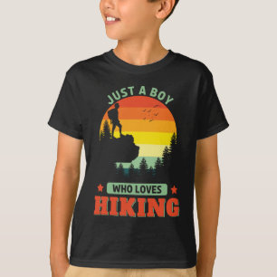 T-shirt Juste Un Garçon Qui Aime Le Randonneur En Plein Ai