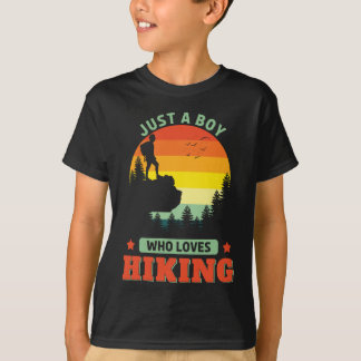 T-shirt Juste Un Garçon Qui Aime Le Randonneur En Plein Ai