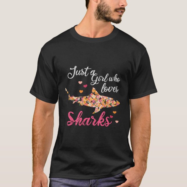 T-shirt Juste un qui aime les requins requins requins (Devant)