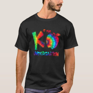 T-shirt K est pour la cravate de professeur de maternelle