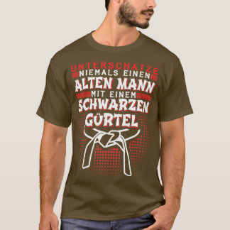 T-shirt Karate Alten Mann mit Schwarzen Grtel Karatetraine