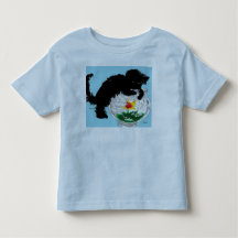 T - SHIRT KATZE VERSUCHT, IN DEN FISCHKUHL ZU GELA