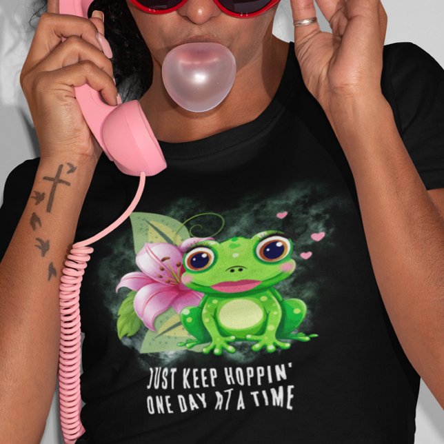 T-Shirt 'Keep Hoppin' Colorful Frog Tee' (Von Creator hochgeladen)