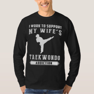 T-shirt Kicking Comedy ! Je travaille pour soutenir mes fe