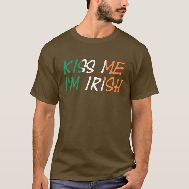T-shirt Kiss Me Je suis un mccnt irlandais (Devant)