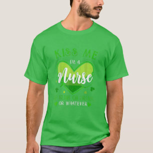 T-shirt Kiss Me Je suis une infirmière irlandaise St Patri