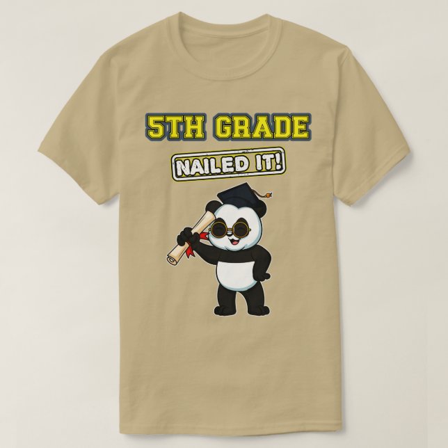 T-shirt La cinquième année Clôturé Il Diplôme du collège 1 (Design devant)