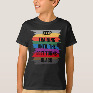 T-shirt La conception drôle de karaté continuent à