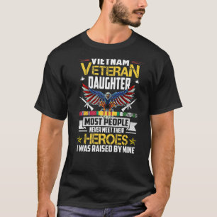 T-shirt La Fille Vétérinaire Du Vietnam Élevée Par Mon Hér
