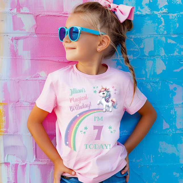 T-Shirt La licorne magique de la fille Anniversaire (Unicorn magical Birthday Shirt, with matching mom's shirt available)