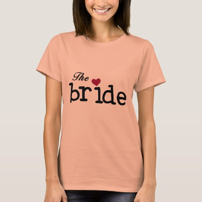 T-shirt La mariée noire avec le coeur rouge (Devant)