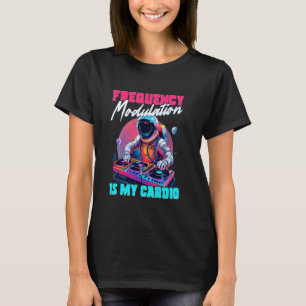 T-shirt La modulation de fréquence du synthétiseur est mon