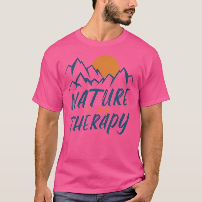 T-shirt La Nature Est Mon Randonnée Thérapeutique Camping  (Devant)