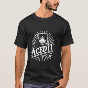 T-shirt L'a obtenu pour la réussite scolaire du jeu et le