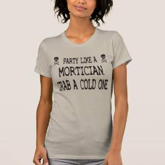 T-shirt La partie aiment un entrepreneur de pompes