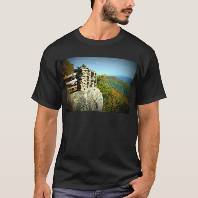 T-shirt La roche de tonneliers donnent sur dans l'automne. (Devant)