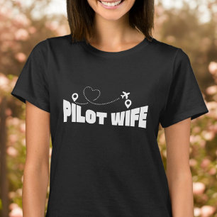 T-shirt La typographie de la femme pilote avion volant et 