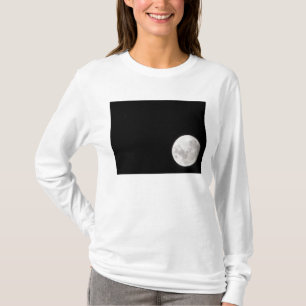 T-shirt La vue d'une pleine lune, montre également Mars