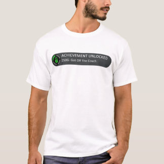 T-shirt L'accomplissement a ouvert obtenu outre du divan