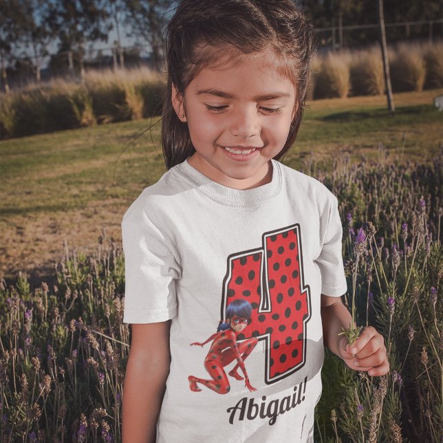 T-Shirt Ladybug Miraculeux et Cat Noir 4e anniversaire (Girl wearing t-shirt)