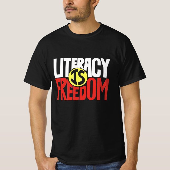 T-shirt L'alphabétisation est la liberté (Devant)