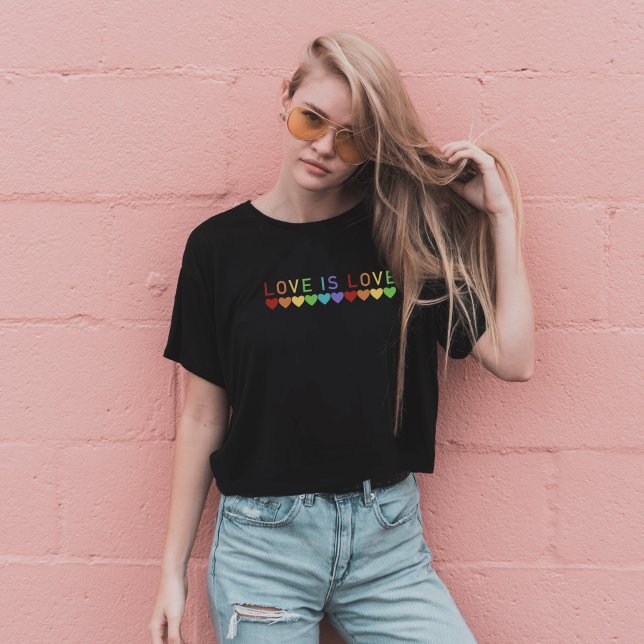 T-shirt L'amour est amour Gay pride LGBTQ Coeurs arc-en-ci (Créateur téléchargé)