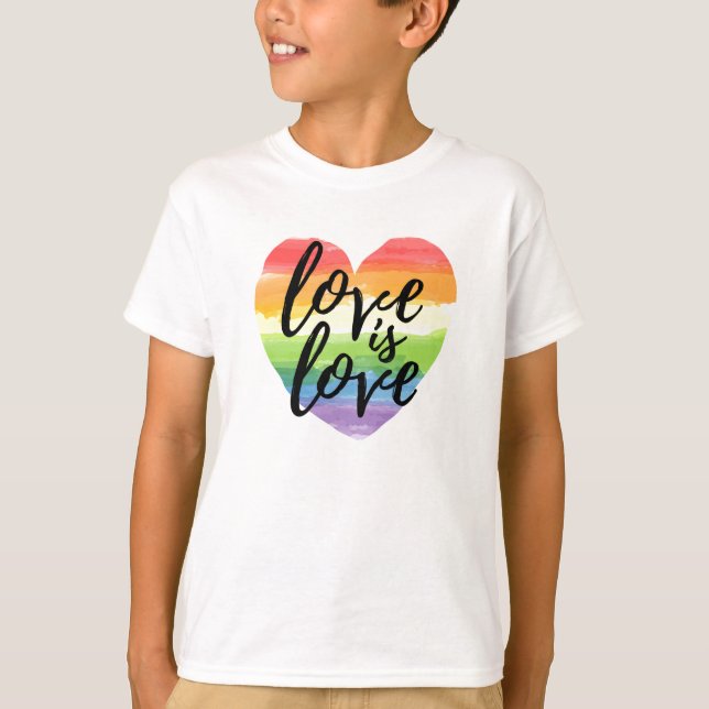 T-shirt L'amour est l'amour| Coeur d'aquarelle arc-en-ciel (Devant)