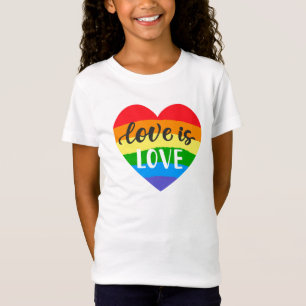 T-Shirt L'amour est l'amour le coeur arc-en-ciel