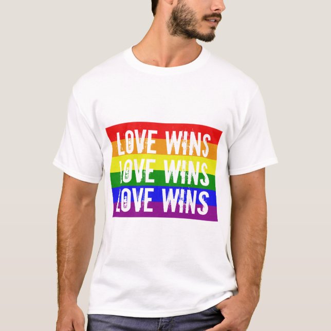 T-shirt L'amour gagne l'amour gagne l'amour (Devant)