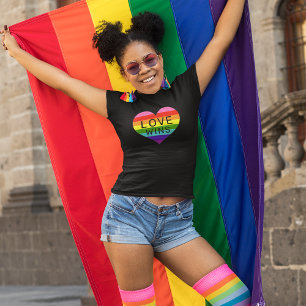 T-shirt L'amour gagne Rainbow Heart Pride Mois