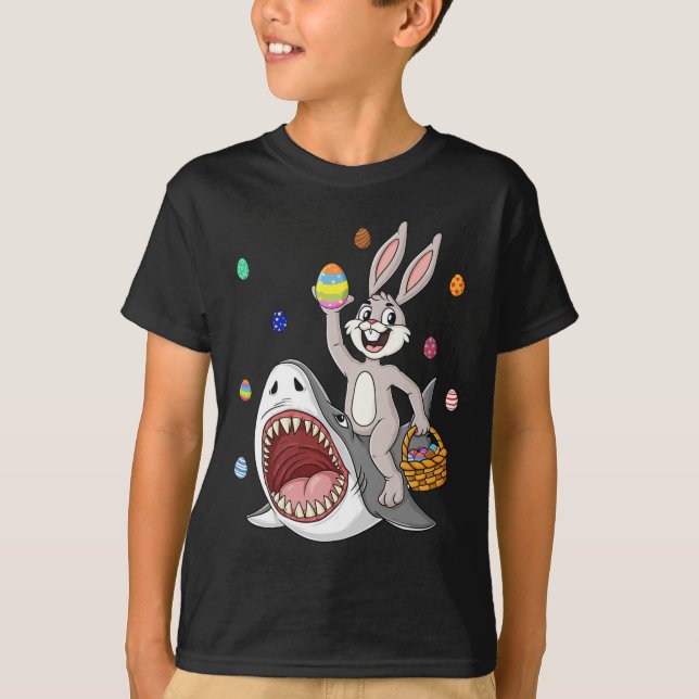 T-shirt Lapin de Pâques équitation Requin Amusants Oeufs P (Devant)