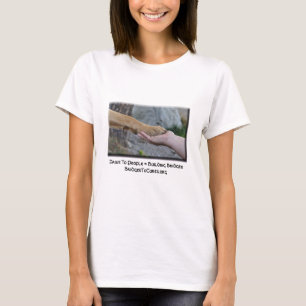 T-shirt Le bâtiment jette un pont sur la chemise