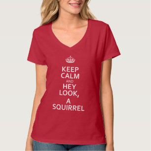 T-shirt Le blanc gardent le calme et hé regard, un