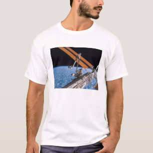 T-shirt Le Canadarm2 et les ailes de panneaux solaires