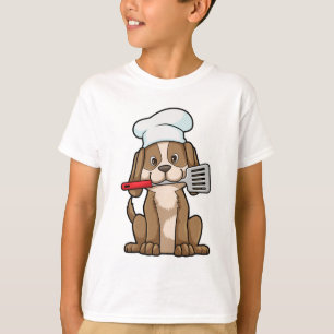 T-shirt Le chien cuisinier avec le casquette et la spatule