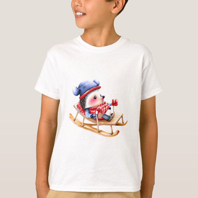 T-shirt Le chien. Hérisson de Noël mignon sur un traîneau (Devant)
