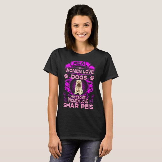 T-shirt Le chien impressionnant de Shar Peis d'amour de (Devant entier)